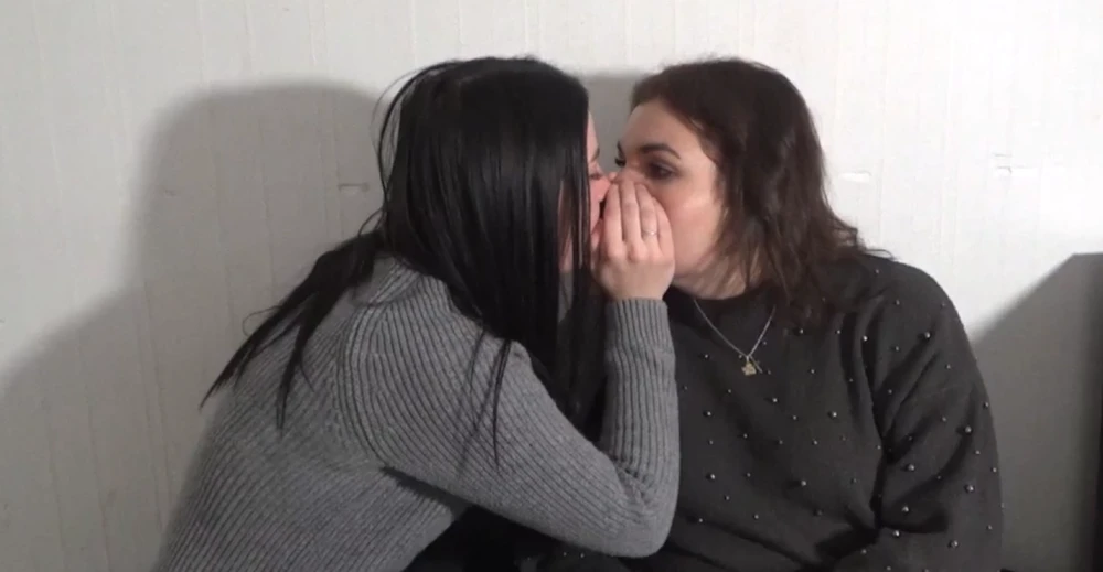 Flora, Salomé &amp; Bob45 - Vidéo intégrale d'un tournage avec deux superbes femmes