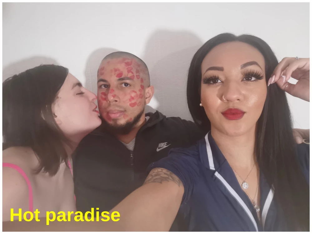 Calista, Prisca et Bob45 - Deux filles me couvrent le visage de baisers, puis elles s'embrassent chacune leur tour 